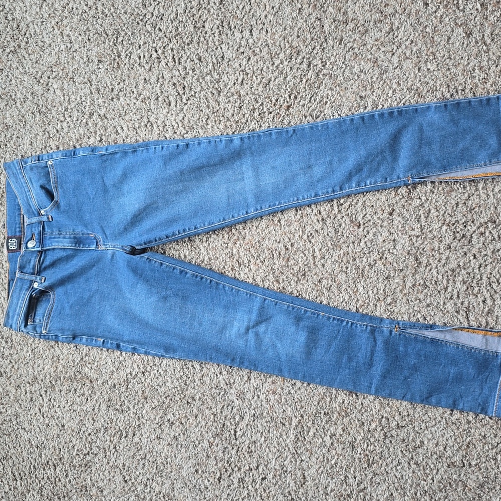 BDG Urban Outfitters Twig Mid Rise Jeans Split Hem Blue Denim Size 26 - Picture 2 of 7